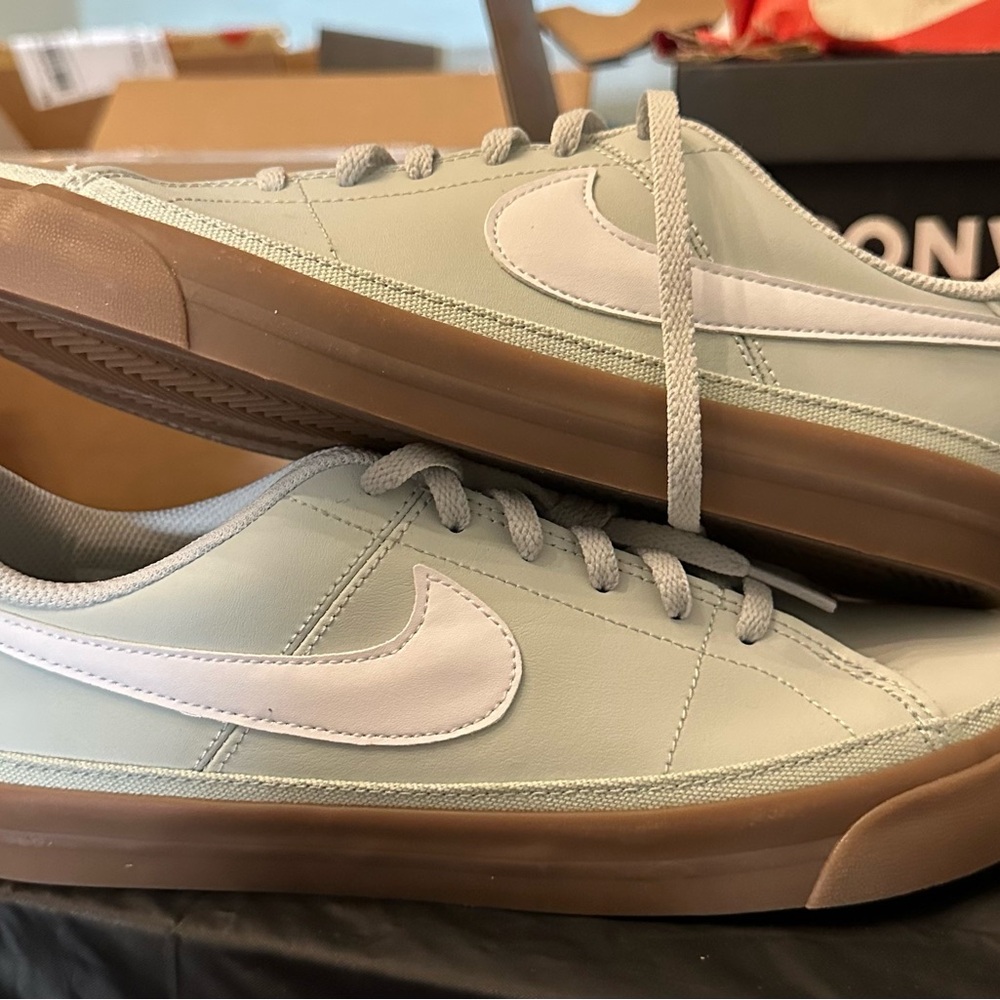 Youth 7/Women’s 8.5 Nike Court Legacy Light Gray and White Sneakers